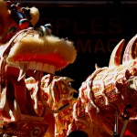 Dragon chino en el desfile en celebración del año de la serpiente. Foto