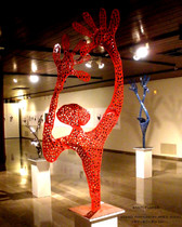 Exposición de esculturas de Santi Flores en el Centro Espanol de Nueva York