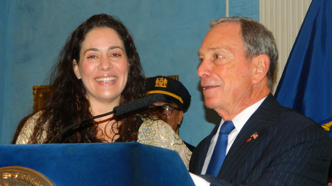 El alcalde Michael R. Bloomberg y la comisionada de la Oficina de la Alcaldía para Asuntos Migratorios (MOIA, en inglés) Fatima Shama dieron inicio a la celebración de la Semana de los Inmigrantes en la Mansión Gracie.  