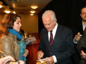 Carlos Fuentes en su ultima presentación en Nueva York. Foto NYD