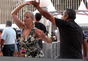 Baile de salon en la plazoleta del Lincoln Center 'Midsummer Night Swing" (Foto Nabuco)